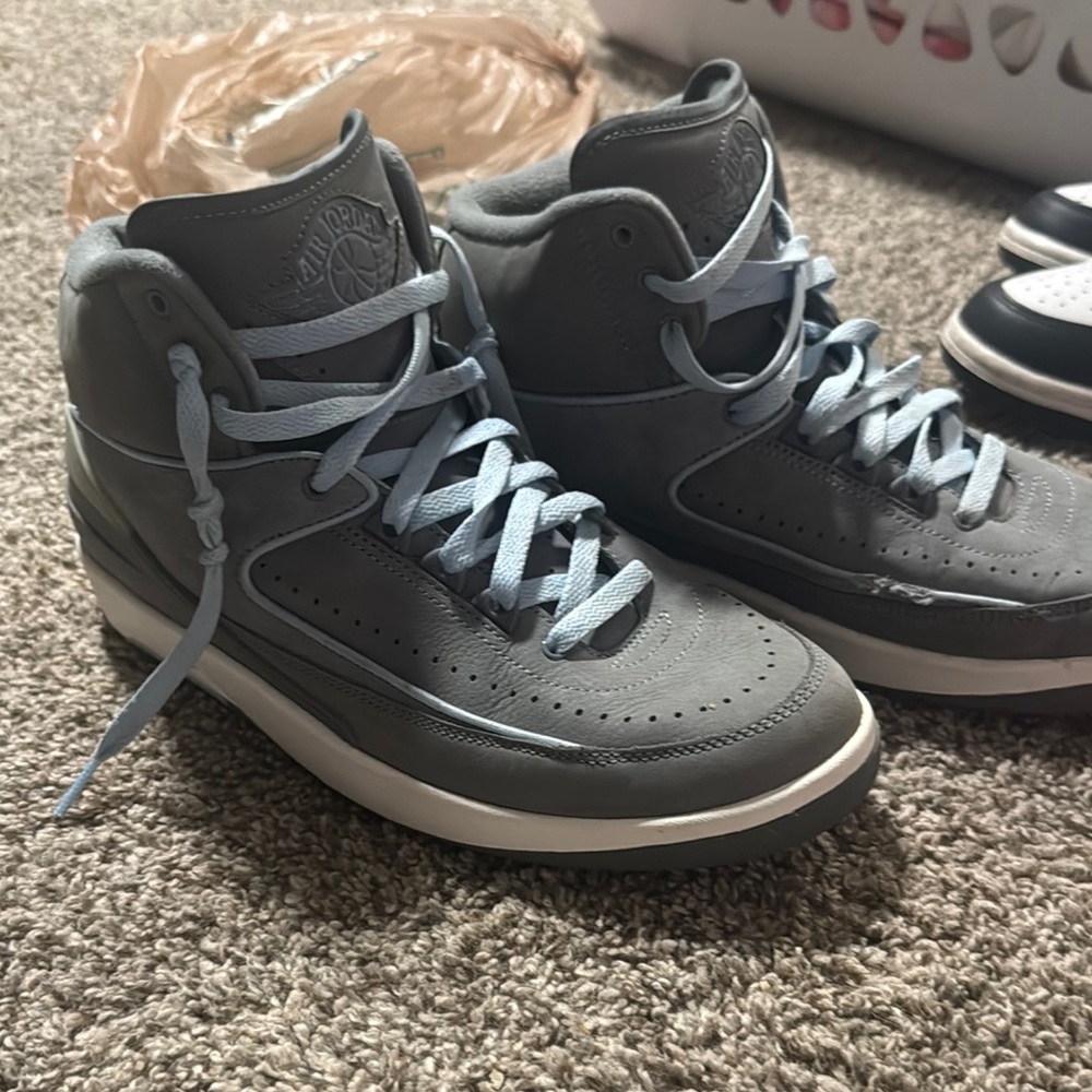Nike Gray Sneakers with Supportive High-Top Design